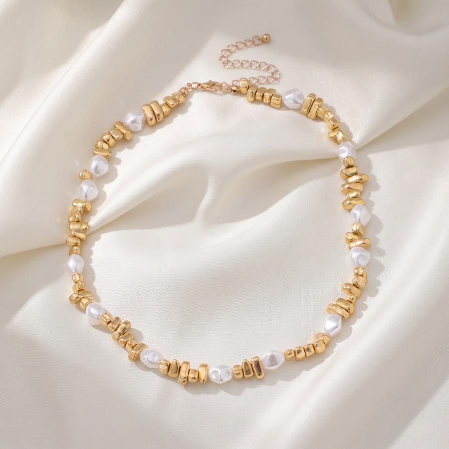 European and American Baroque irregular imitation pearl beaded necklace choker simple ins star fringed necklace