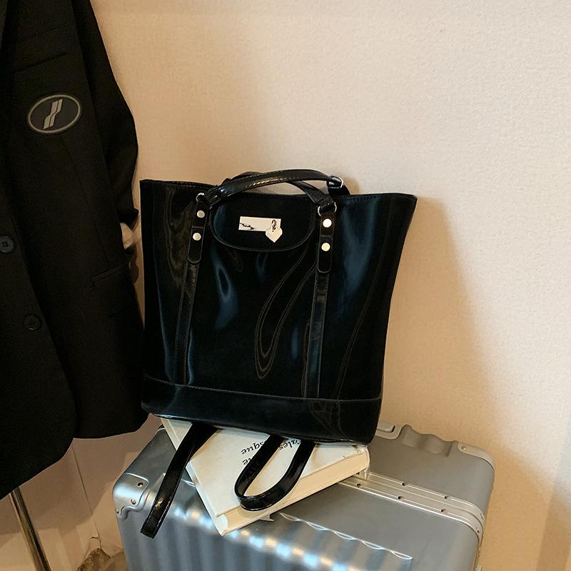 Versatile Large-capacity Commuter Bag Women's 2025 Summer New Trend Fashion Tote Bag Premium Shoulder Bag