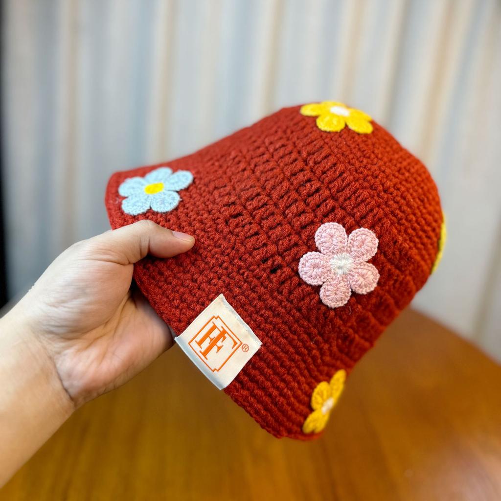 Korean Version of Small Fresh Handmade Flower Knitted Woolen Hat for Women In Autumn and Winter Versatile Face Showing Small Fisherman Hat