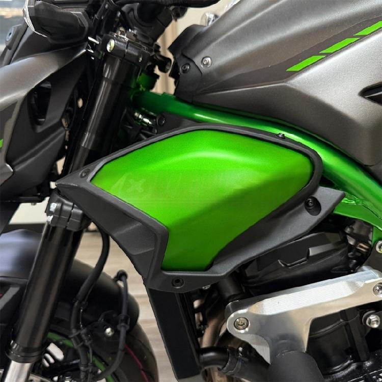 Pair Enhanced Radiator Cover & Fairing Protect Panels for Z900 Motorcycles Delivering Style & Security Post 2025