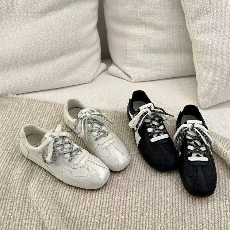 Fashion 2025 New Retro Lacing Breathable Women's Thick Bottom Pleated Casual Sneakers White Shoes