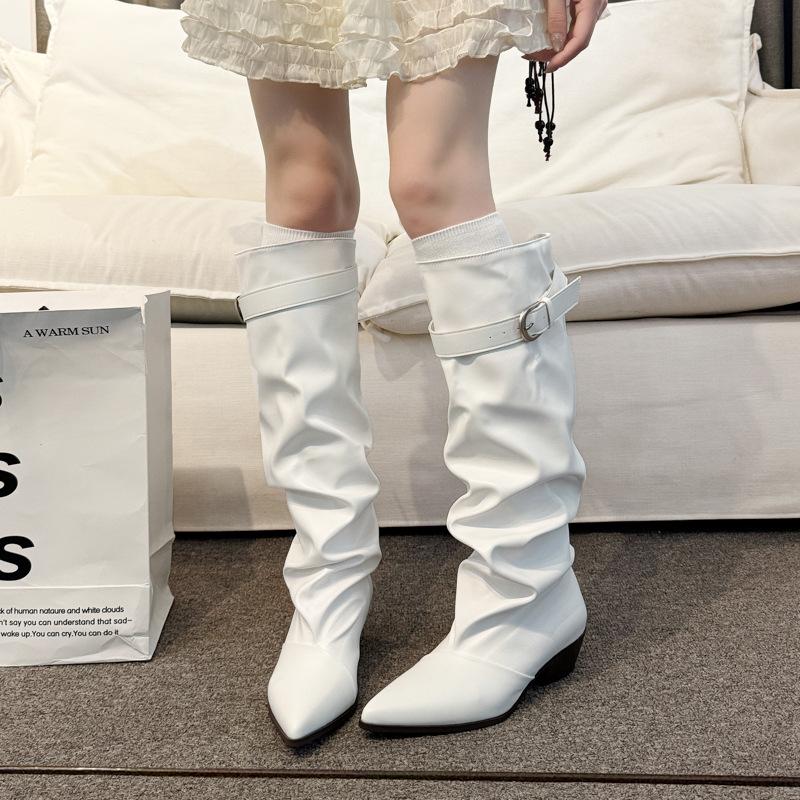Spitze Gürtelschnalle Stapelstiefel Hohe Stiefel Ritterstiefel Herbst und Winter Gefaltete Skinny Boots Design-Stiefel