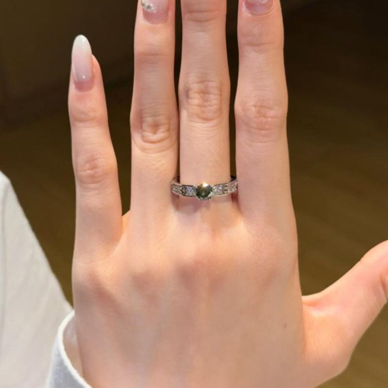 

Light luxury new in sparkling inlaid diamonds starry ring high-end and unique design green rings for women banquet jewelry gift resizable