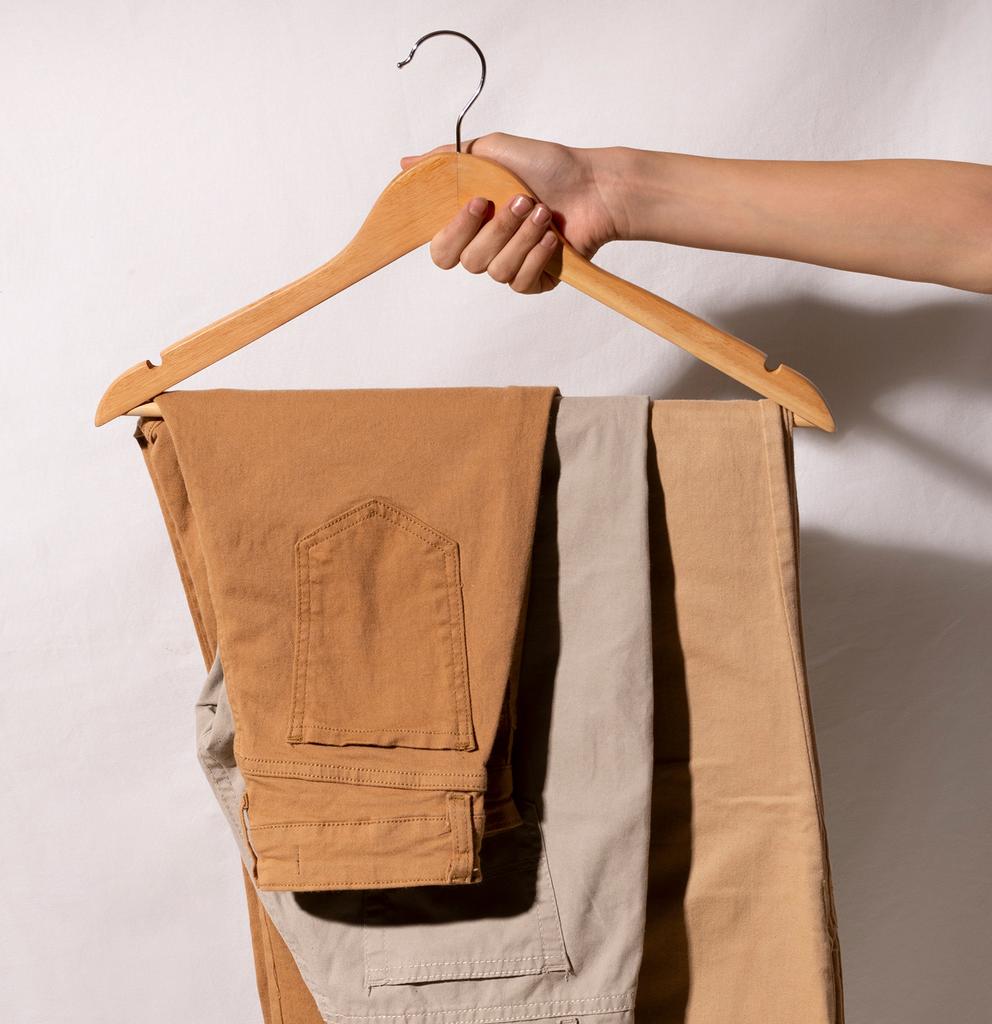 WOODY 30-Pack Solid Wood Clothes Hangers with 360-Degree Swivel Hooks