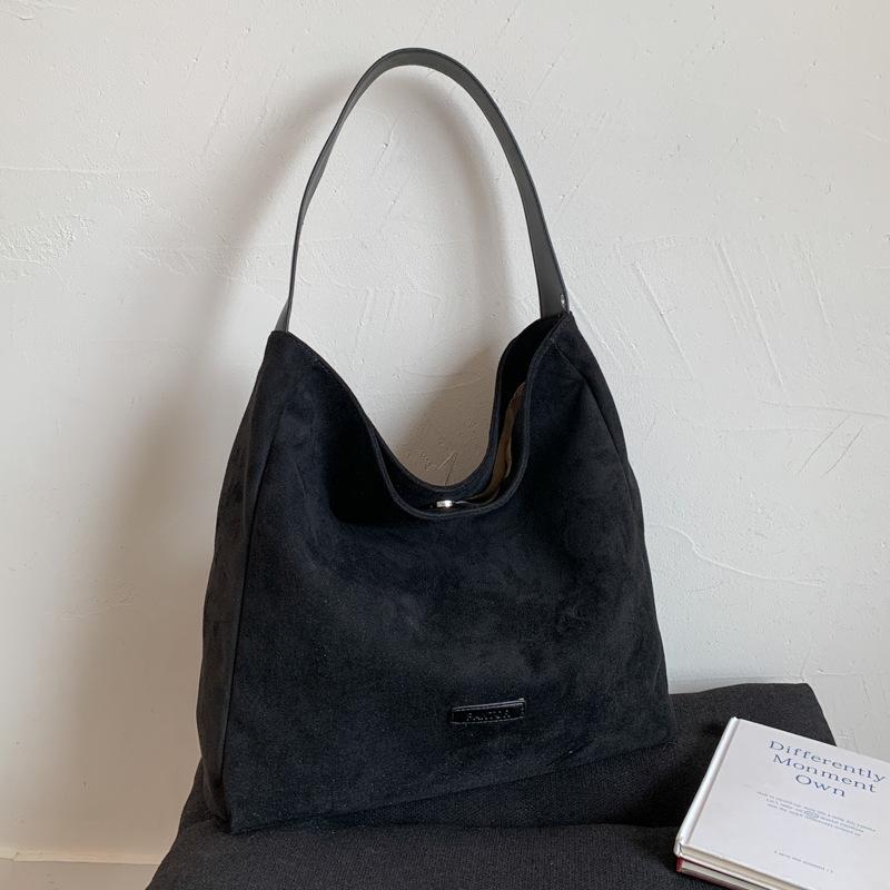 Retro Bag Women's Large Capacity 2025 New Autumn and Winter Versatile Simple Shoulder Bag Texture Commuter Tote Bag