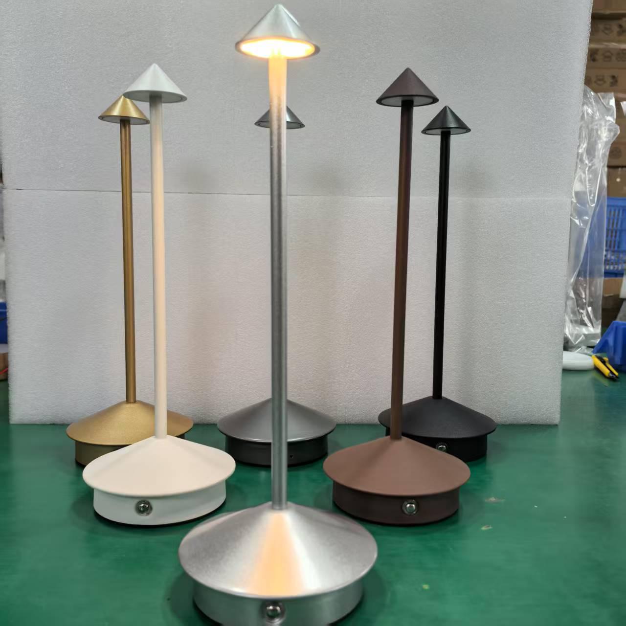 

Трансграничный светодиодный грибной бар и настольная лампа: Минималистичный ночник, с USB-подзарядкой, идеально подходит для создания атмосферы в столовой и у кровати