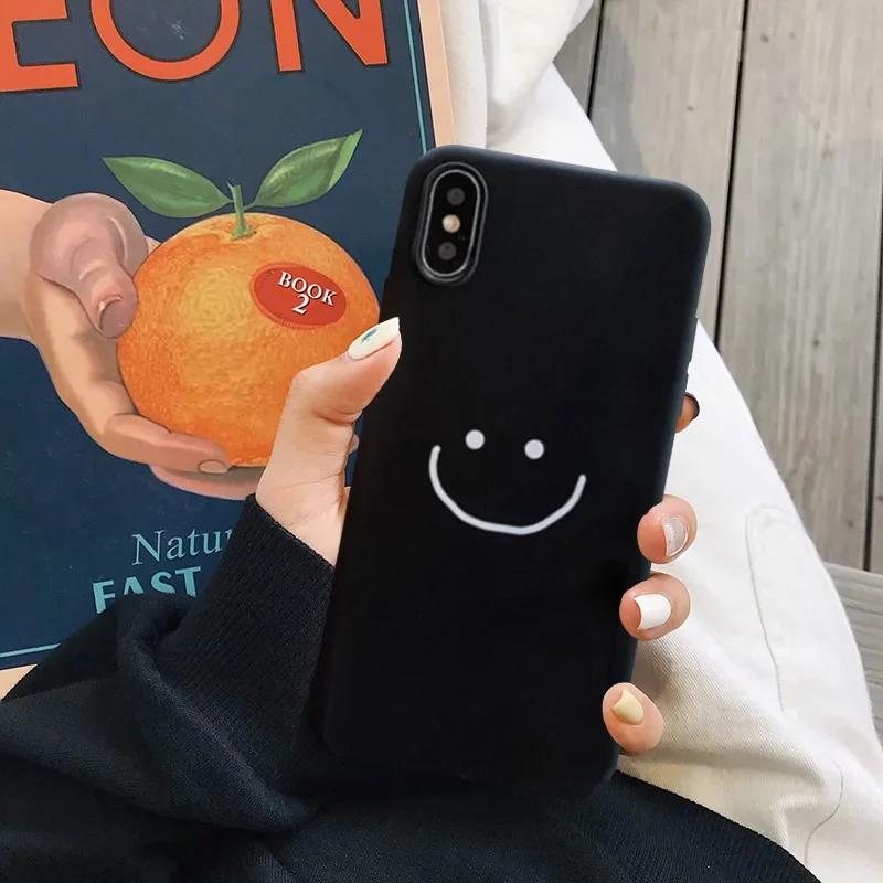 Fashion Simple Smile Face Couple Case For iPhone 17 16 15 Pro Max 13 7 11 12 14 Plus Mini Black White Soft Silicone Phone Cover