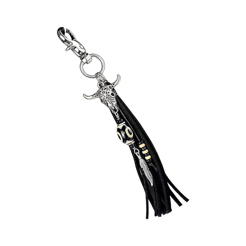 Elegant Cow Head Horseshoe Keychain Adorned With Delicate Leaves Bull Head And Stylish Fringes For Daily Use