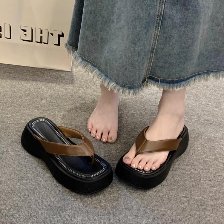 Summer Thicksoled Flip Flops For Women With Pu Upper And Rubber Sole For Casual Beach Wear