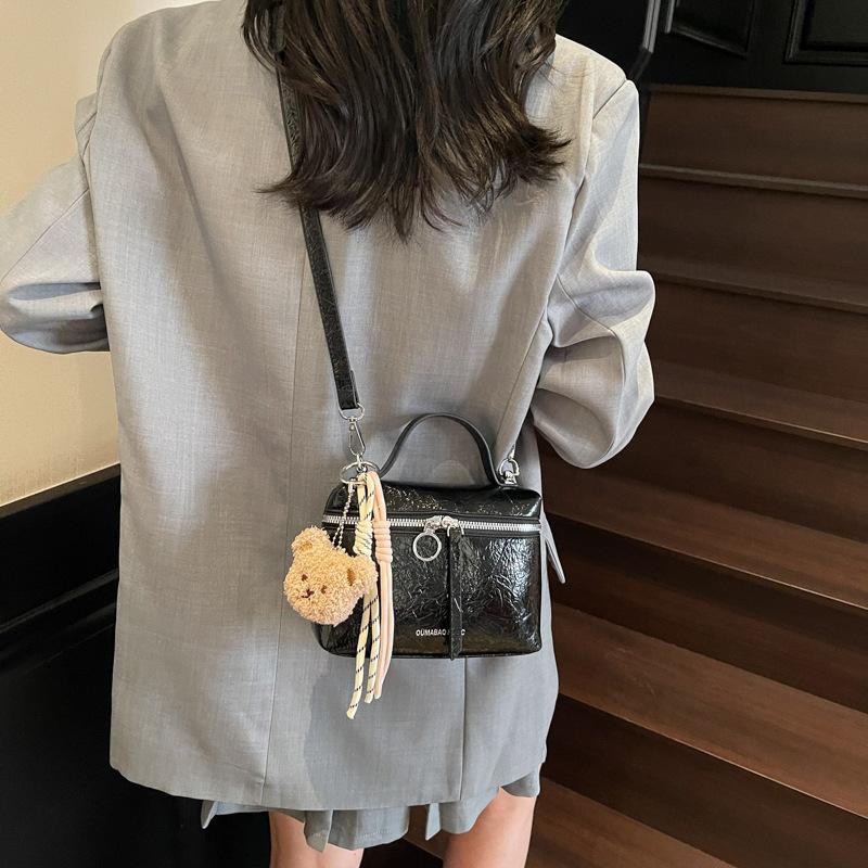 New Fashionable Versatile Commuter Portable Small Square Bag Women's Shoulder Messenger Bag