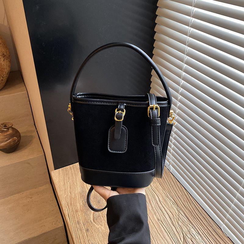 

Duchess 2025 Korean Retro Texture Versatile Handbag & Shoulder Crossbody Bag for Women чорний