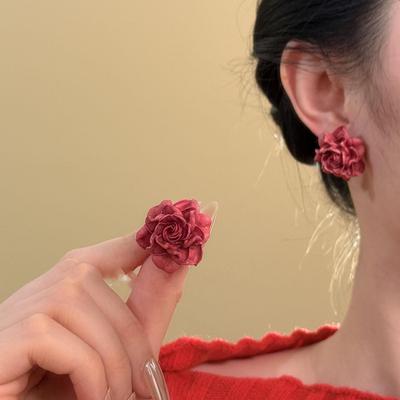 Elegant Silver Needle Resin Flower Stud Earrings - Fresh, Versatile, and Stylish Accessories for Women