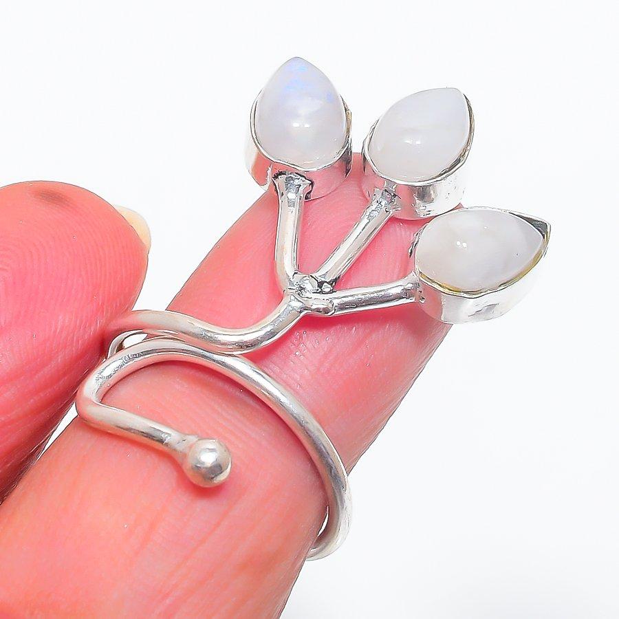 

Кольцо из серебра 925 пробы с натуральным радужным лунным камнем, размер 6 s4D44