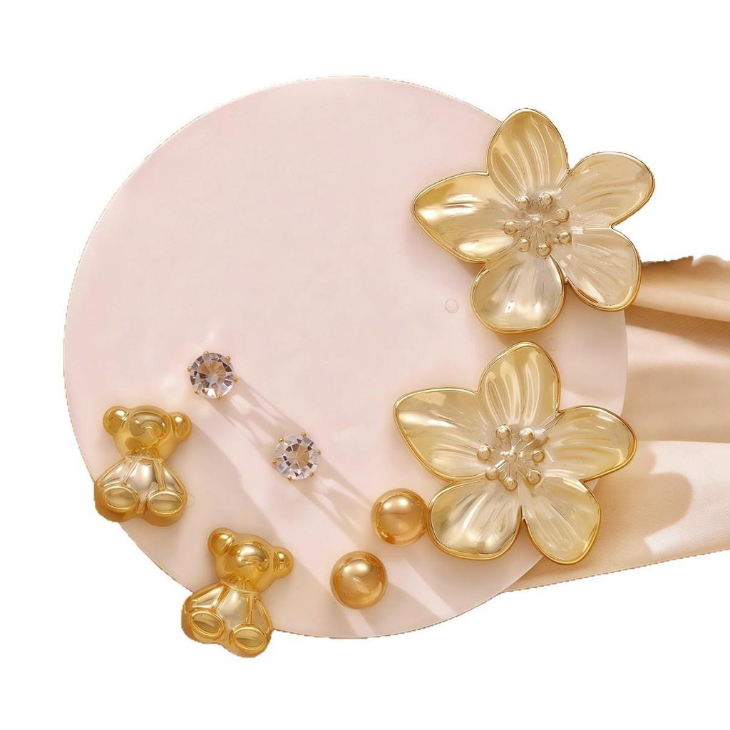 Golden Ladies' Fashion Stud Earrings Set - Trendy, Cold Style, High-End, Simple Design
