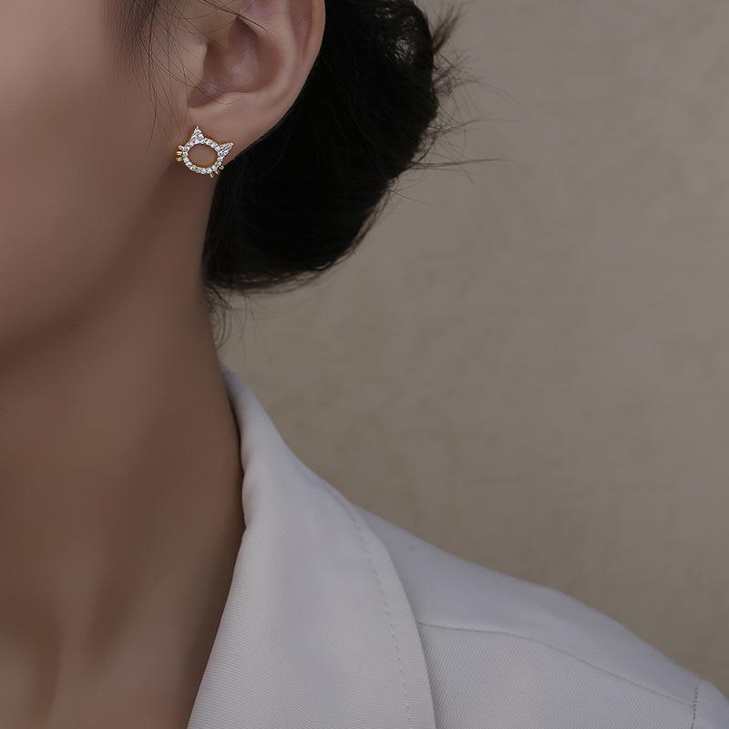 Japanese and Korean High-end Sense Plated Pure Silver Needle Earrings Female Cute Creative Cat Full Diamond Earrings Color-preserving Ear Jewelry 2026