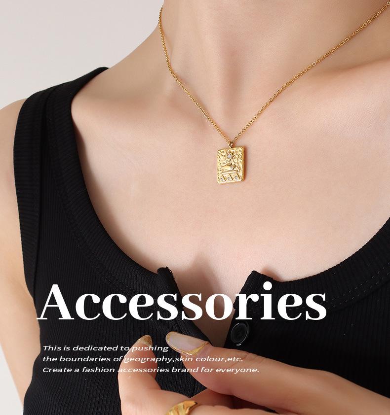 European-Style Personalized Zircon Pendant Necklace In 18K Gold-Plated Titanium Steel Clavicle Chain