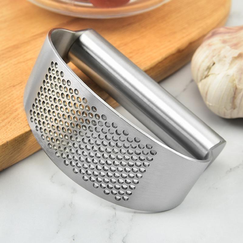 Garlic Crusher Stainless Steel Band Garlic Crusher MINI Handheld Garlic Crusher Kitchen Tools