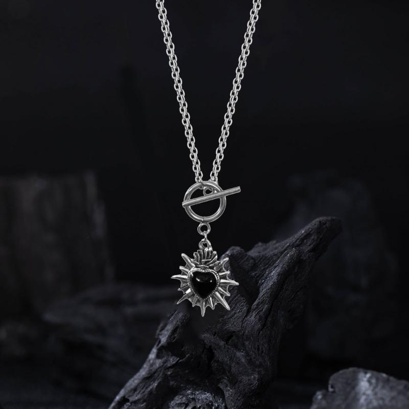 Rebellious Gothic Heart Necklace With Punk Spikes Alloy Lightweight Neck Chain Jewelry Unique Gift Choice for Women
