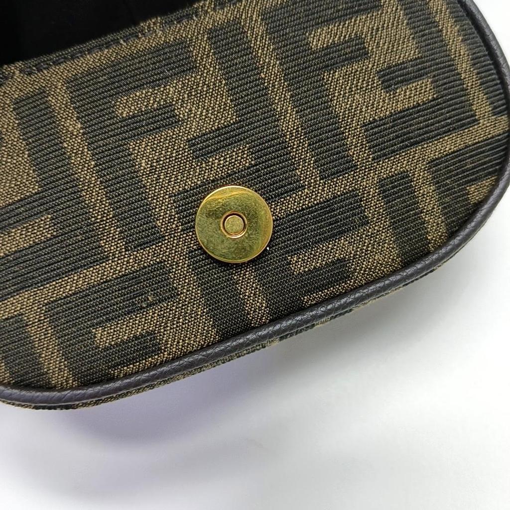 [Pre-Owned] C'Mon Adjustable Detachable Shoulder Strap FF Logo Calfskin Mini Crossbody Bag - Very Good #6HK3FS
