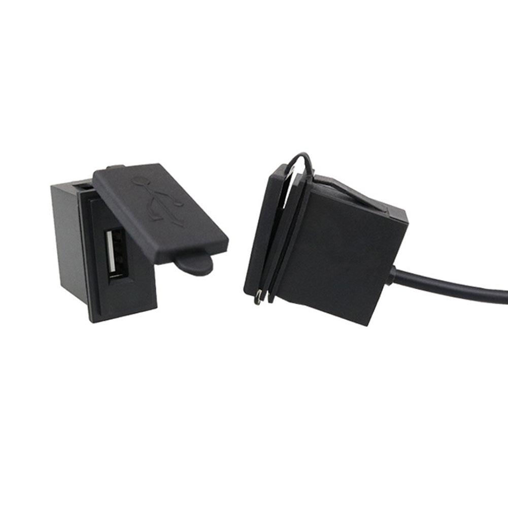 12V/24V Jednoduchá USB zásuvka nabíječky do auta 5V 2,4A Napájecí adaptér Čtvercový tvar Vodotěsná Pro motocykl RV Loď