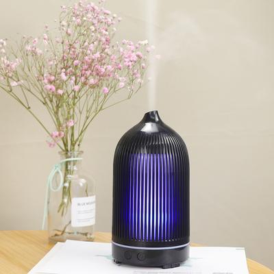 Difusor de aroma USB 200ml Umidificador de ar ultrassônico Luz LED colorida para carro Aromaterapia Difusor de óleo essencial Fabricante de névoa