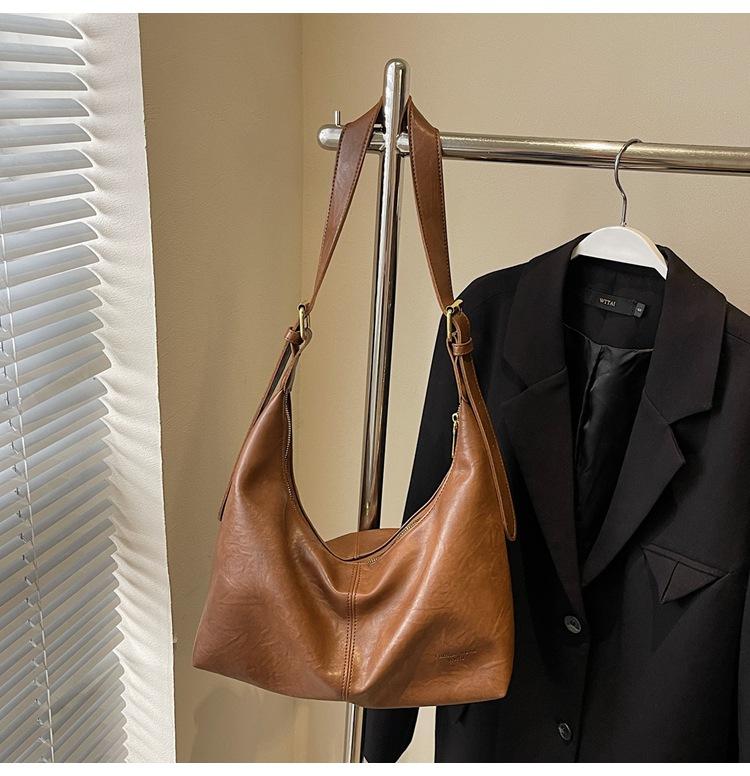 2025 new fashion messenger bag single shoulder large capacity tote bag women's bag fashionable simple casual bag