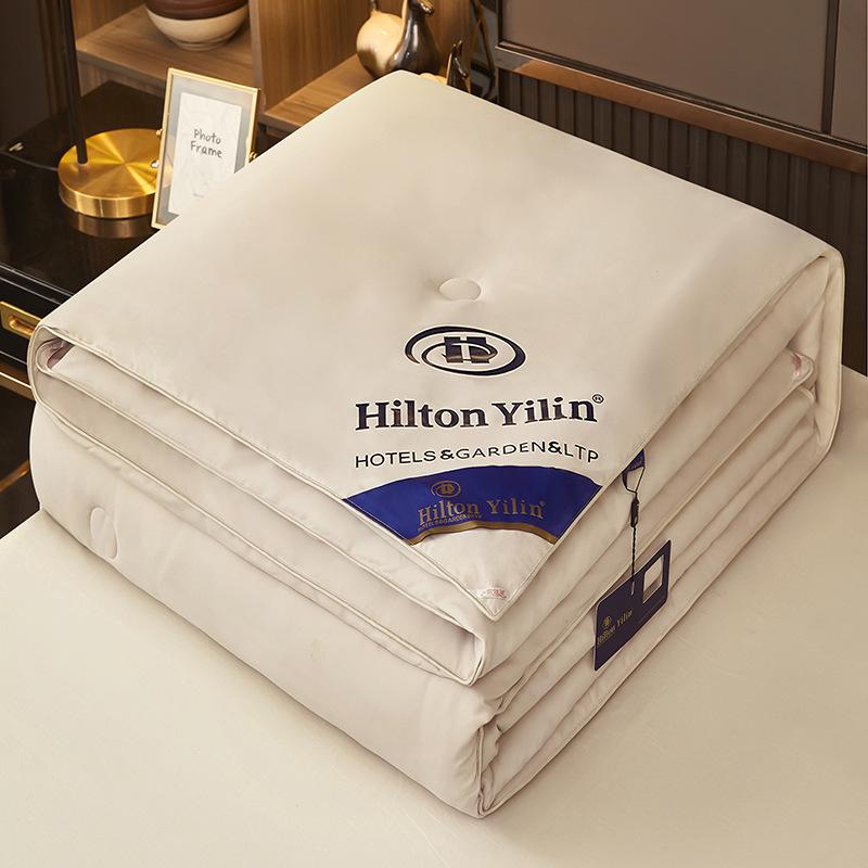 DoubleTree by Hilton All-Season Feather Down Quilt - Hotel Style for Spring, Autumn, and Winter.