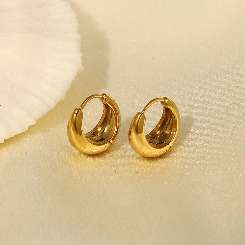 Unique Niche French Retro High-End Ear Buckle Women'S Nis Wind-Plated Real Gold Simple Circle Temperament Earrings