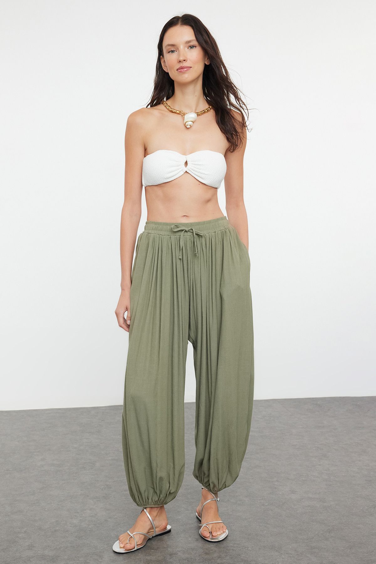 

Women s Fashion Khaki Woven Trousers XS