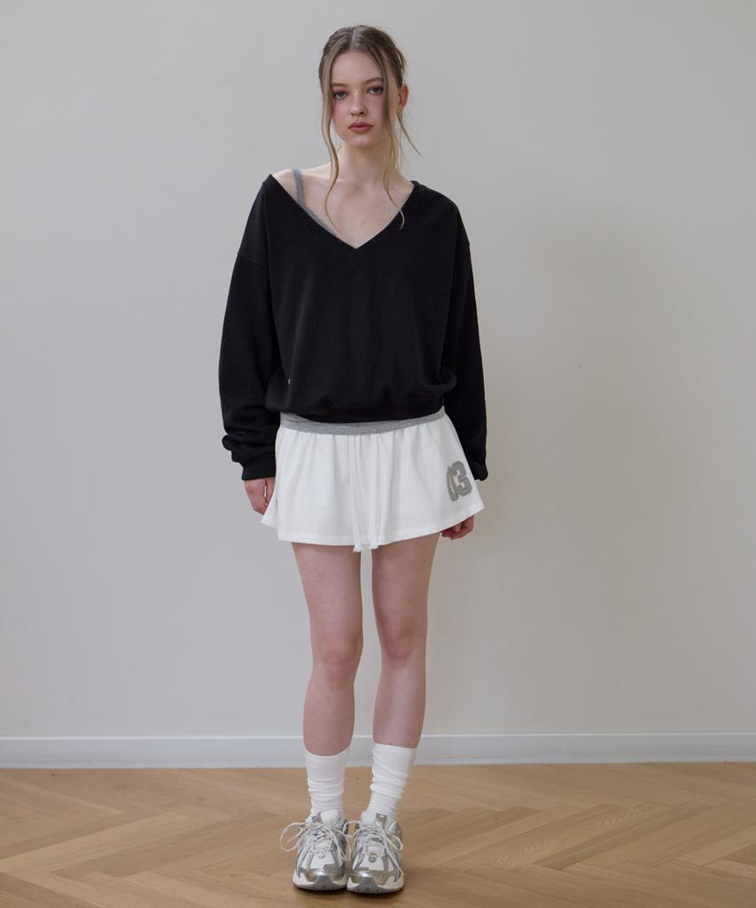 Rosefranz Deep V-Neck Sweatshirt [Black]