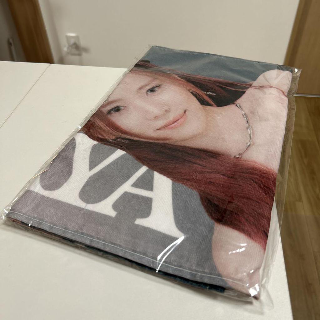 [USED] NiziU Maya RISE UP Photo Face Towel