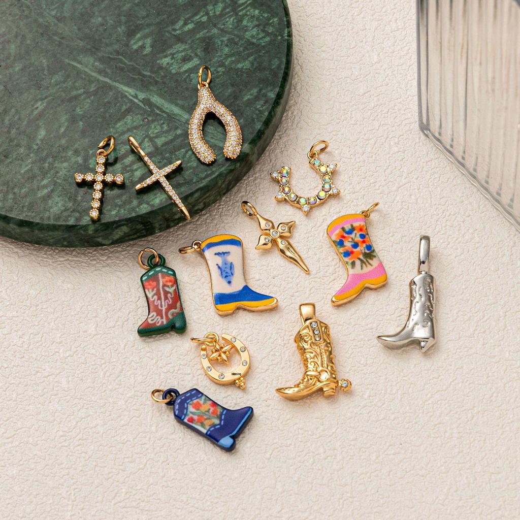 European & American Fashion Gold Plated Open Ring with Boot Pendant
