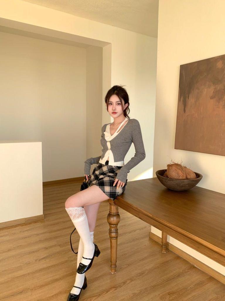 Women's Autumn-Winter Color Block Sweet & Spicy Knit Cardigan – Slim Fit Long Sleeve V-Neck Faux Two-Piece Sweater