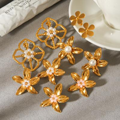 Women's Fashion Versatile Pearl Flower Stud Earrings, Western Style Ins Titanium Steel Ear Jewelry