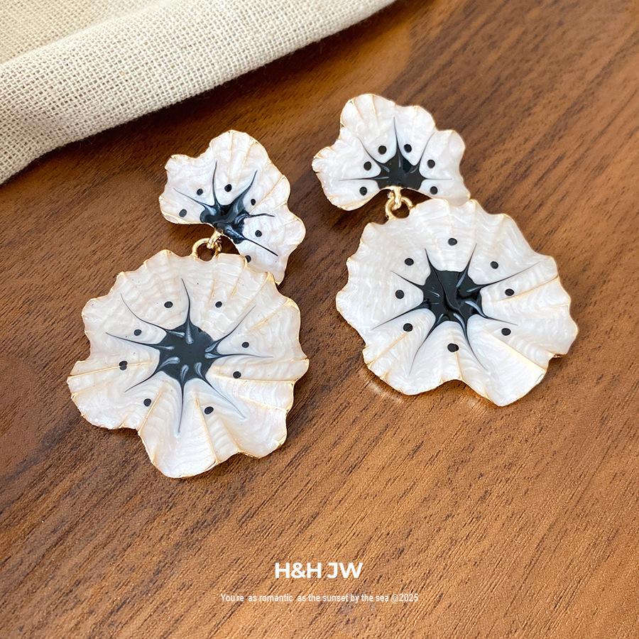 Steel Needle Dripping Oil Ginkgo Flower Pendant Earrings Super Immortal Mori Gentle Temperament Earrings Light Luxury Advanced Earrings Women