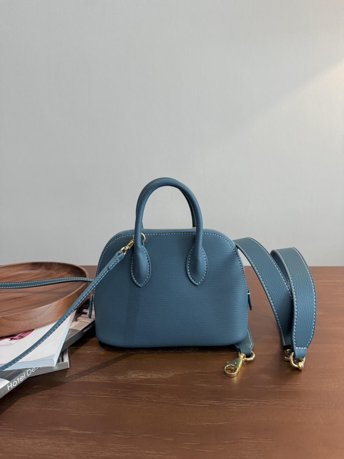 

«Женская сумка для боулинга из натуральной кожи высшего качества с рисунком коз»