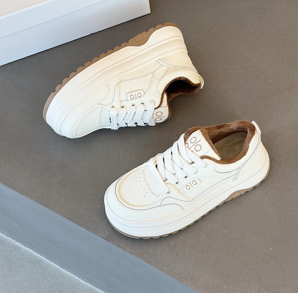 Winter New Retro Casual Thick-soled Leather Little White Shoes Women's Round Head Versatile Velvet Lace-up Sports Board Shoes