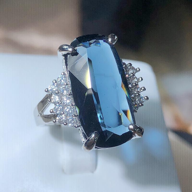 

925 Stamp Exaggerated Atmosphere Dark Blue Zirconia Ring Female New Party Birthday Jewelry Gift Wholesale 10 синій
