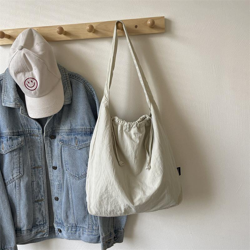 Casual Canvas Large-capacity Bag Women's New Trendy Fashion Shoulder Bag College Student Commuting Versatile Tote Bag