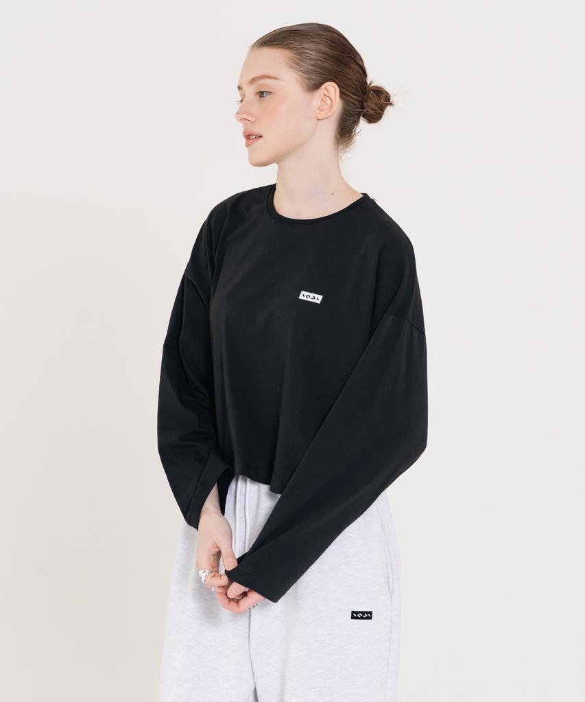 INJIACTIVE Small Logo Crop Long Sleeve Black