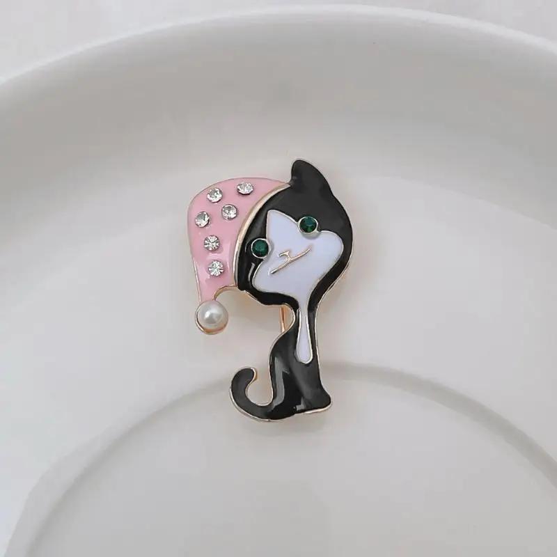 Green-eyed Cat Brooch Geometric Kitten Enamel Pin Lapel Pins Backpack Clothing Scarf Accessories Fashion Animal Jewelry Gift