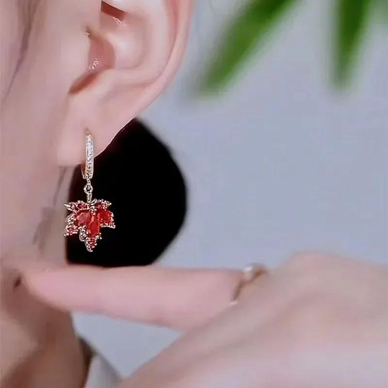French Vintage Crystal Zircon Red Maple Leaf Earrings For Women Temperament Rhinestone Tassel Earrings Party Jewelry Bijoux Gift