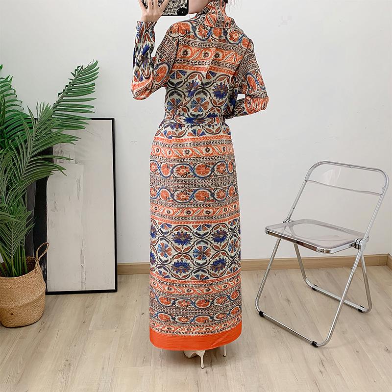 Pleated Retro Print Trench Coat: Women's High-End Loose Tie-Waist Spring & Autumn Muslim Robe Cardigan.