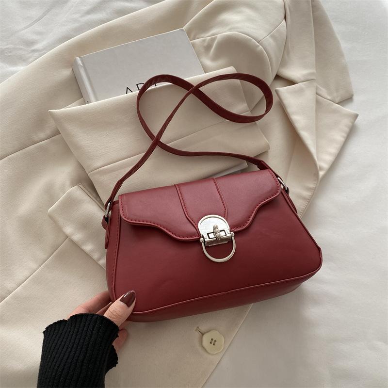 

Retro niche design shoulder messenger bag 2025 spring new versatile ins high-end commuter small square bag women красный