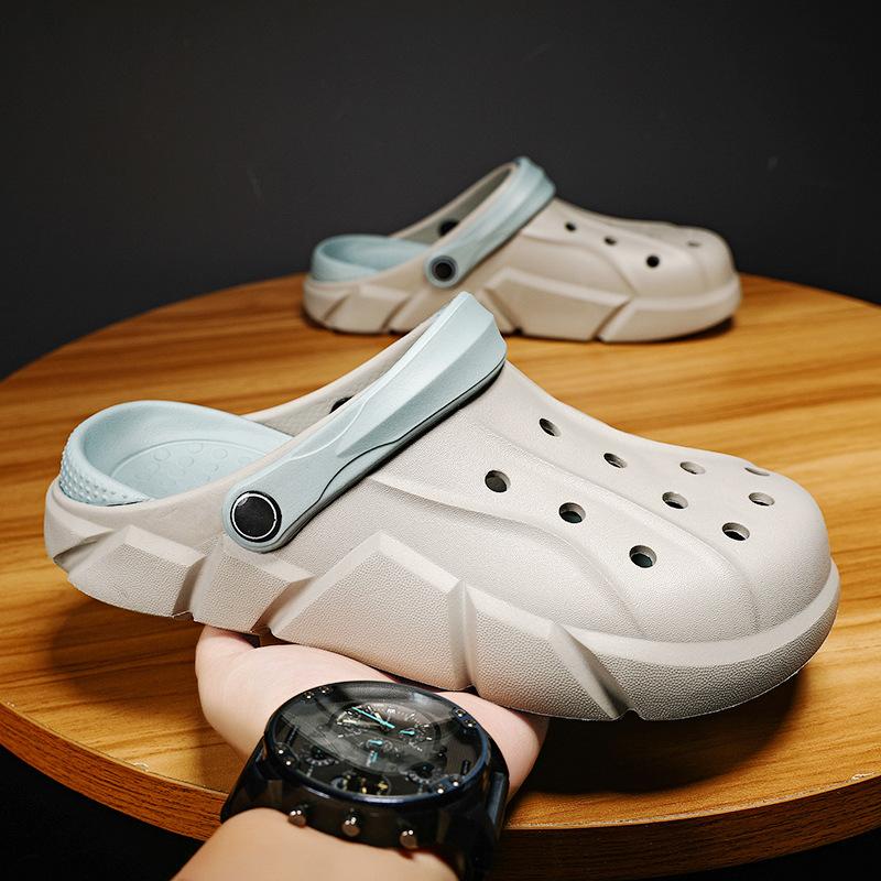 Slippers men's summer baotou hole sandals men's wear non-slip sports beach casual sandals