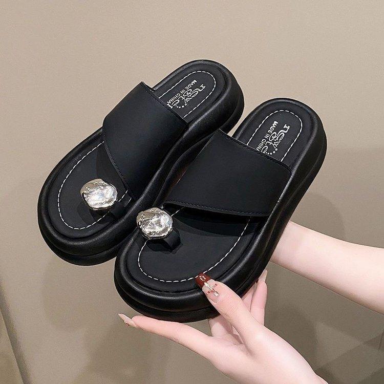 Beach Cool Slippers Women's Summer Outer Wear Skirt 2025 New High-end Rhinestone Muffin Thick Bottom Toe Drag