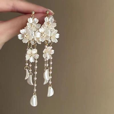 Imitation Pearl Flowers Fringe Long Dangle Earrings For Women Elegant Temperament Dainty  Luxury Jewelry