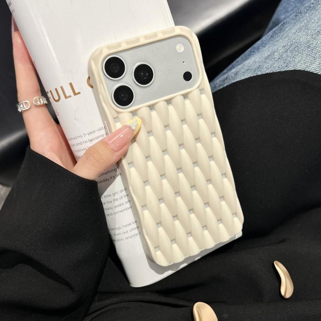 Twisted Heat Dissipation Case for iPhone 15 Pro Max: Anti-Drop Silicone Protection, 16th Gen