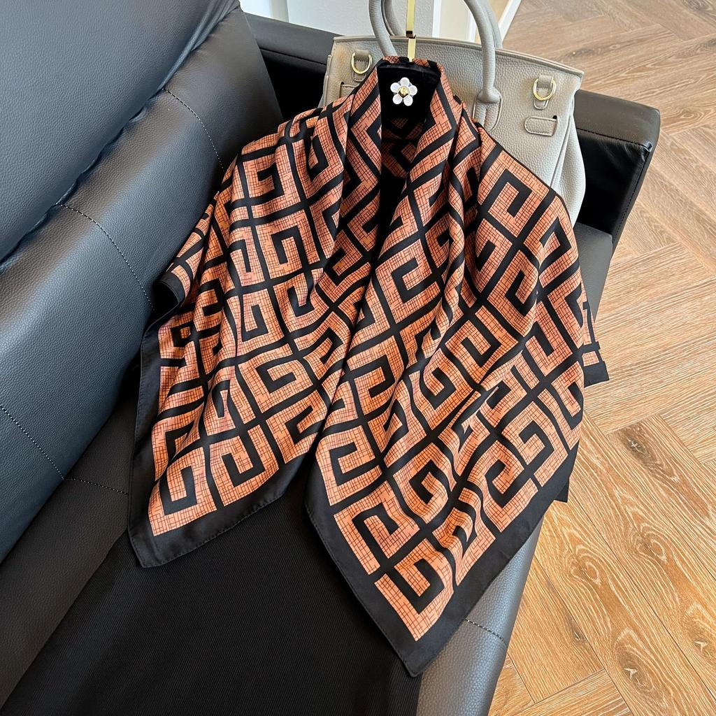 Large square scarf silk scarf women's new versatile spring and autumn winter high-end mother scarf shawl with shirt