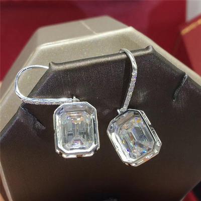 Orecchini Pendenti Huitan Semplici ed Eleganti da Donna con Pendente Geometrico in Zirconia Cubica Colore Gioielli alla Moda di Alta Qualità